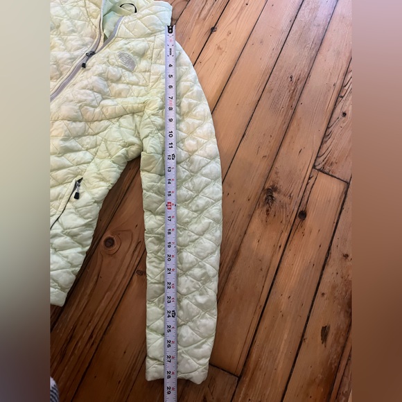 The North Face women’s Thermoball quilted jacket - Picture 9 of 12
